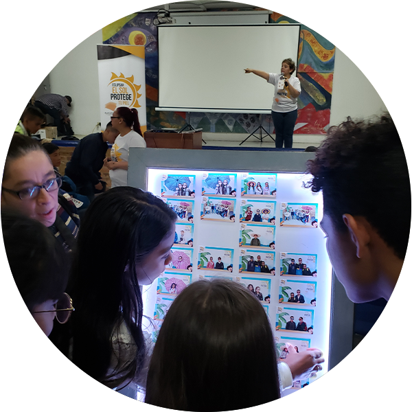 Educación dirigida a la comunidad